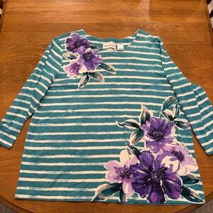 Alfred Dunner Teal and White Top with Purple Floral Size Large